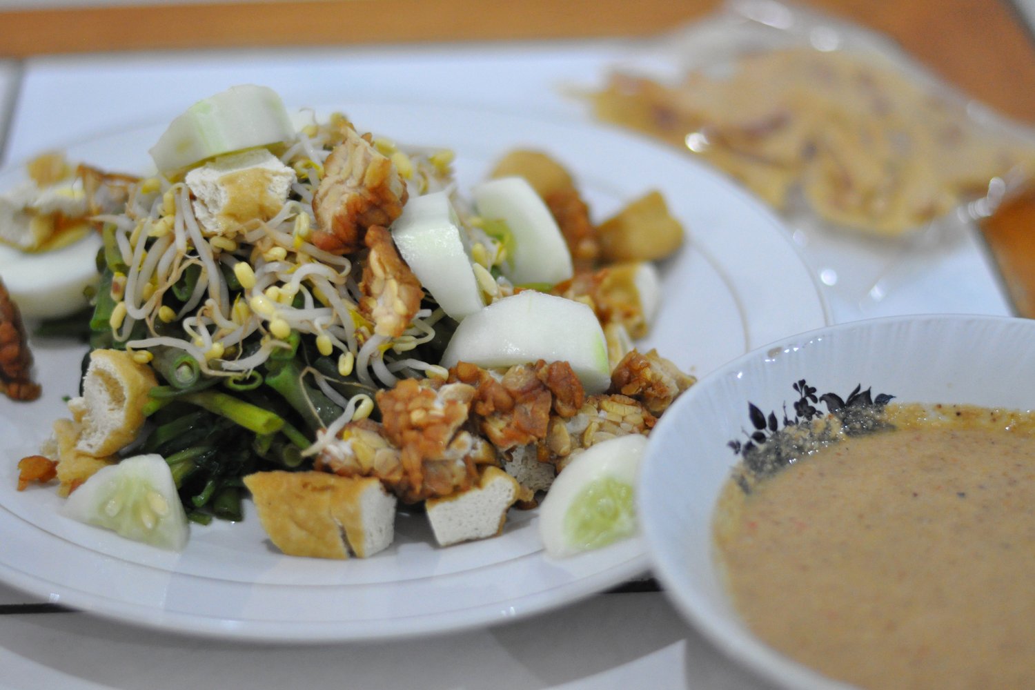 印尼加多加多 Gado-Gado 蔬菜拼盤佐花生醬