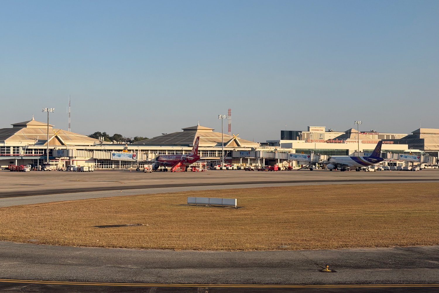 清邁國際機場停機坪與航廈