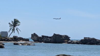 飛機飛越富國島海灘，示意直飛入境