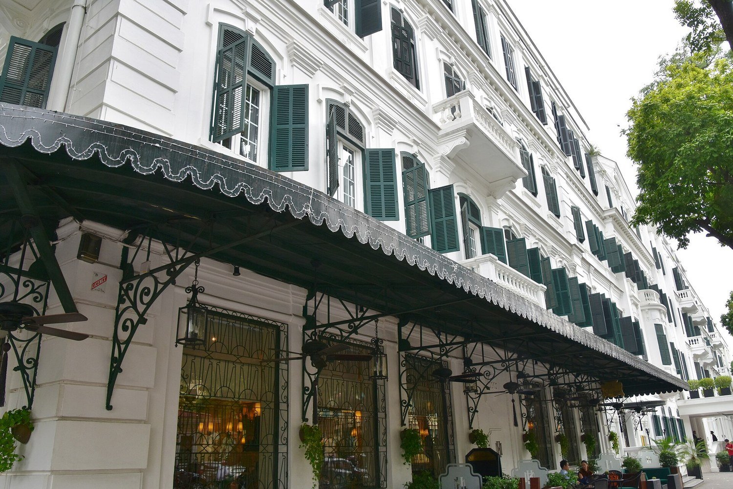 河內法國區 Sofitel Legend Metropole 飯店的白色法式建築